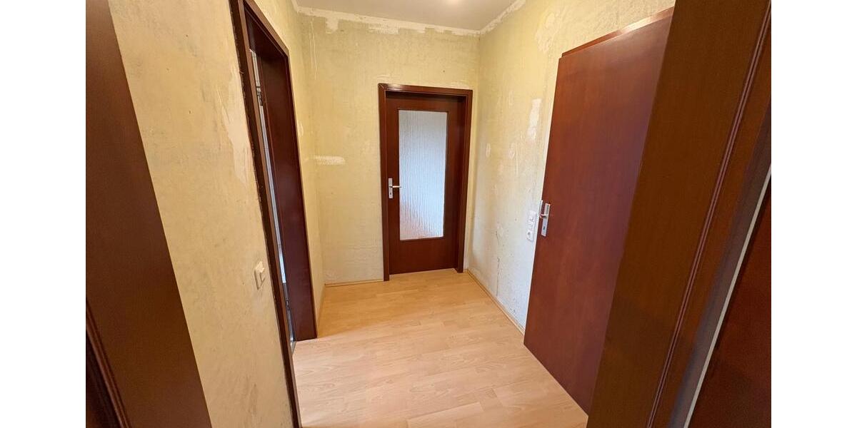 Etagenwohnung Saarbrücken Malstatt - 3 Zimmer, 75 m&sup2;, 150.000&euro; | Angebot:25159367