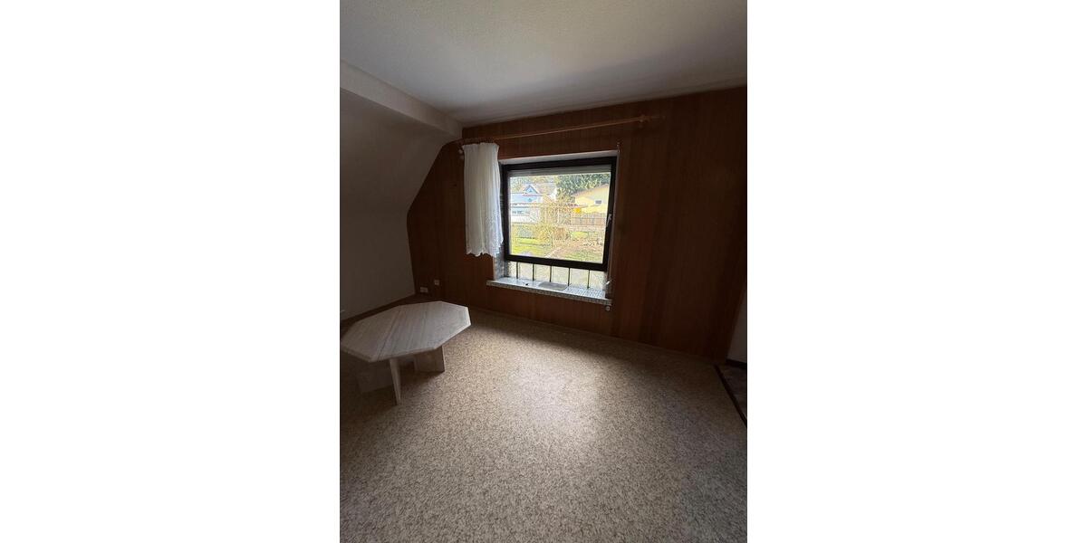 Etagenwohnung Schiffweiler - 2 Zimmer, 80 m&sup2;, 720&euro; | Angebot:25979101