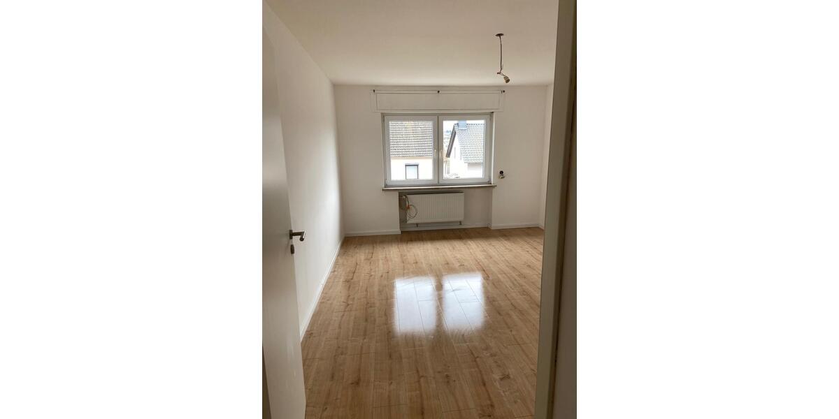 Reihenhaus Heusweiler - 4 Zimmer, 130 m&sup2;, 1.200&euro; | Angebot:25894824