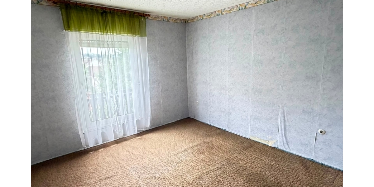 Potenzialstarkes Sanierungsobjekt: Freistehendes Ein- oder Zweifamilienhaus in Waldfischbach - Zweifamilienhaus Waldfischbach-Burgalben Rheinland-Pfalz | Angebot:27178787