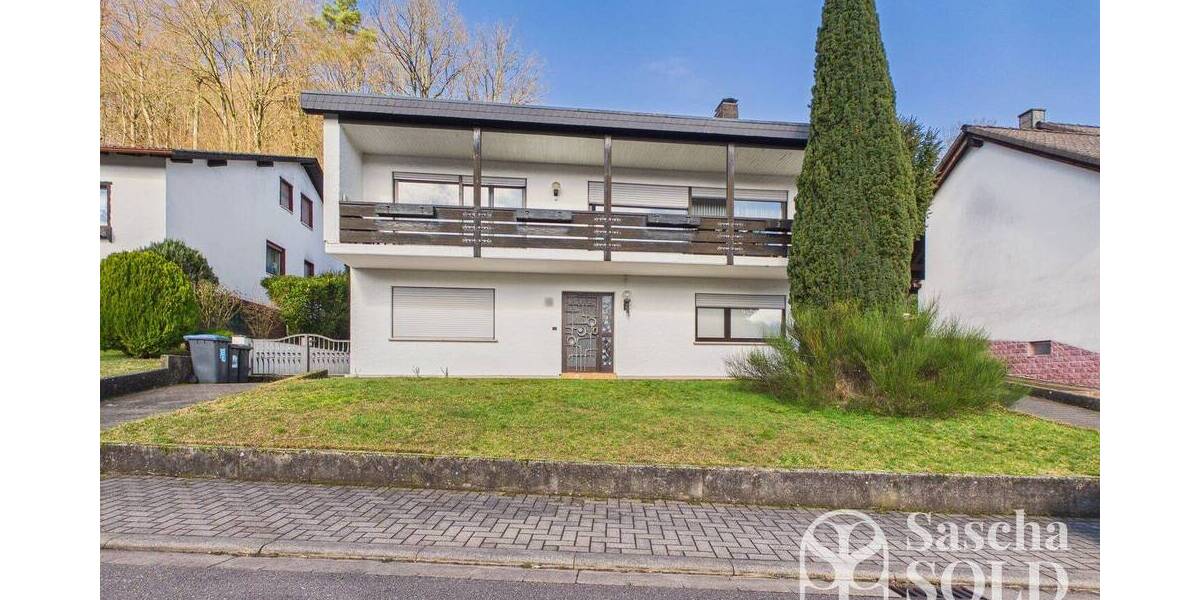 Großes Einfamilienhaus in begehrter Lage von Oberwürzbach, St. Ingbert mit Terrasse und Südbalkon - Einfamilienhaus Sankt Ingbert Oberwürzbach | Angebot:26161394