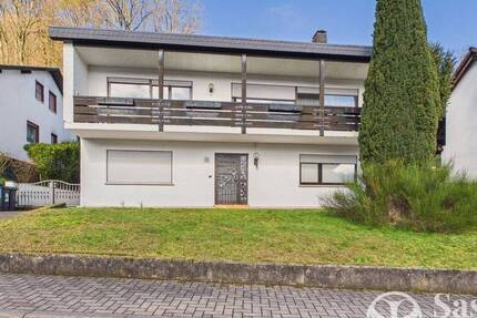 Großes Einfamilienhaus in begehrter Lage von Oberwürzbach, St. Ingbert mit Terrasse und Südbalkon - Haus Sankt Ingbert Oberwürzbach | Angebot:26161394