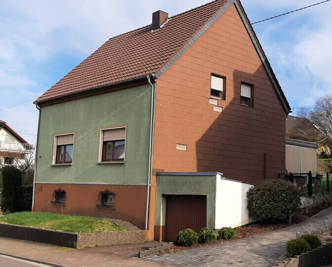 Einfamilienhaus Quierschied / Göttelborn Göttelborn - 5 Zimmer, 144 m&sup2;, 95.000&euro; | Angebot:25940452