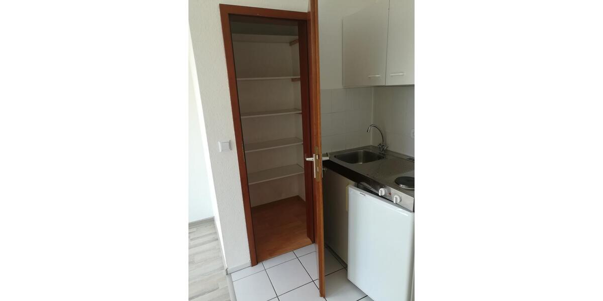 Etagenwohnung Saarbrücken - 1 Zimmer, 20 m&sup2;, 300&euro; | Angebot:25393486