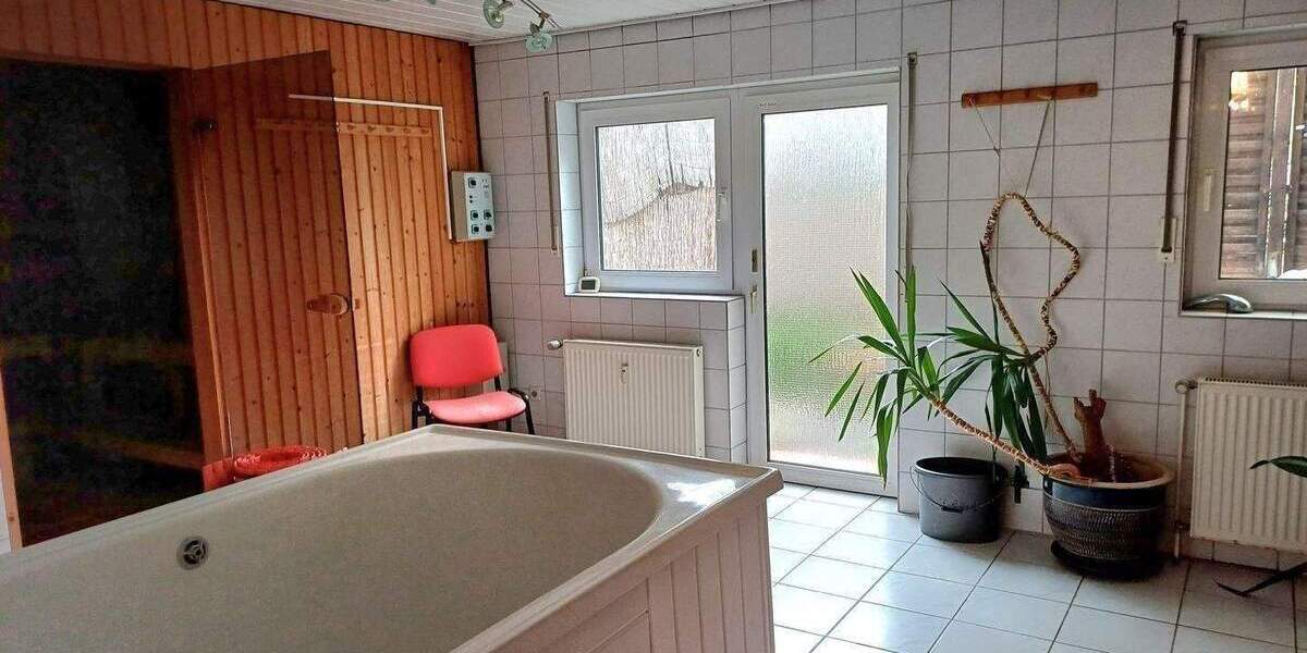 Mehrfamilienhaus, Wohnhaus Sankt Ingbert Rohrbach - 9 Zimmer, 280 m&sup2;, 249.000&euro; | Angebot:26797427