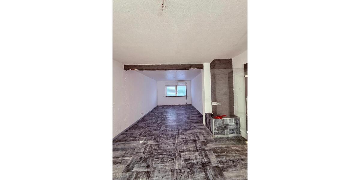 Doppelhaushälfte Gersheim - 6 Zimmer, 155 m&sup2;, 116.000&euro; | Angebot:26605200