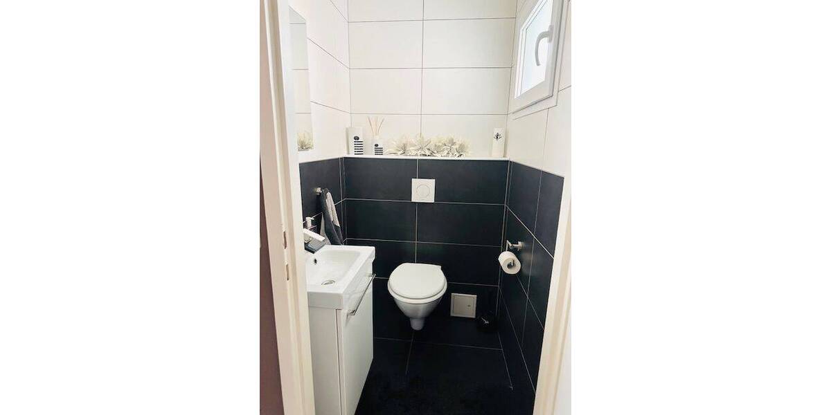 Terrassenwohnung Neunkirchen Wiebelskirchen - 5 Zimmer, 200 m&sup2;, 219.900&euro; | Angebot:25910397