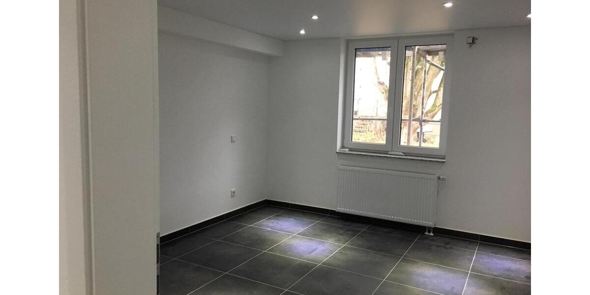 Etagenwohnung Schiffweiler - 3 Zimmer, 93 m&sup2;, 750&euro; | Angebot:25757326