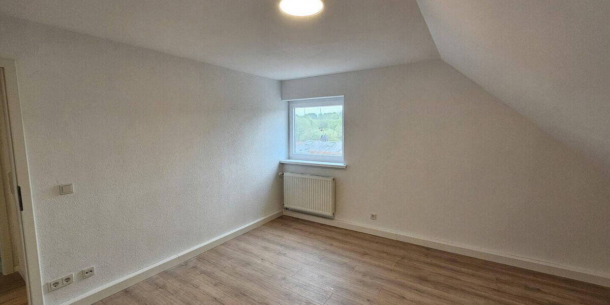 Etagenwohnung Schiffweiler - 3 Zimmer, 57 m&sup2;, 570&euro; | Angebot:26627744