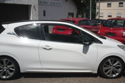 Peugeot 208 112.000 km 5.999 &euro; Saarbruecken 66119