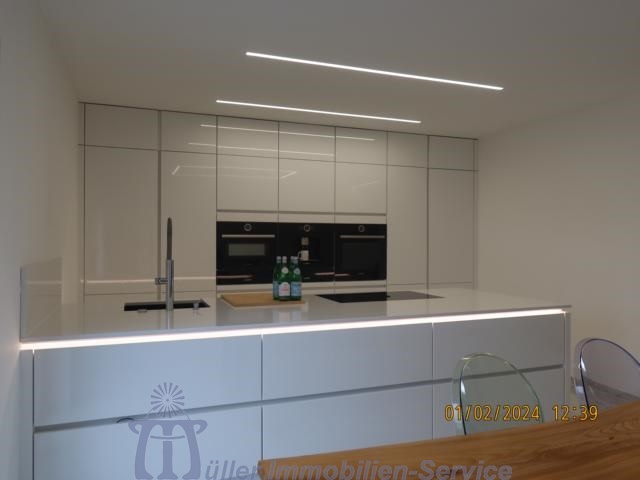 Modernes luxuriöses Wohnhaus, Bungalowstil, mit Außenpool, in schöner Stadtrandlage - Einfamilienhaus Homburg | Angebot:14540143