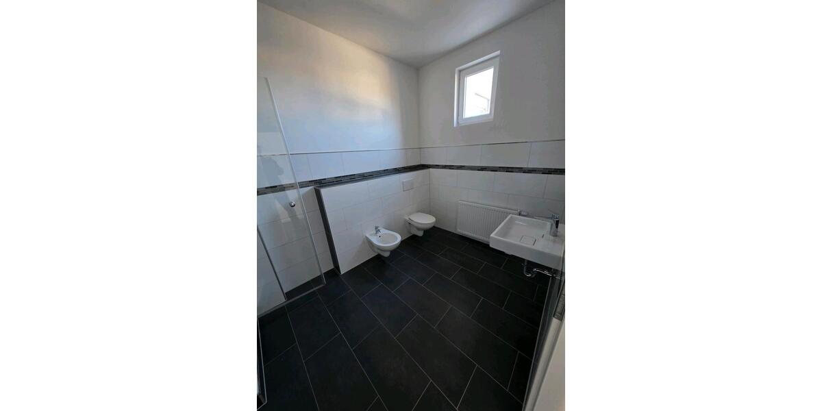 Erdgeschoßwohnung Pirmasens - 3 Zimmer, 100 m&sup2;, 1.200&euro; | Angebot:25104298