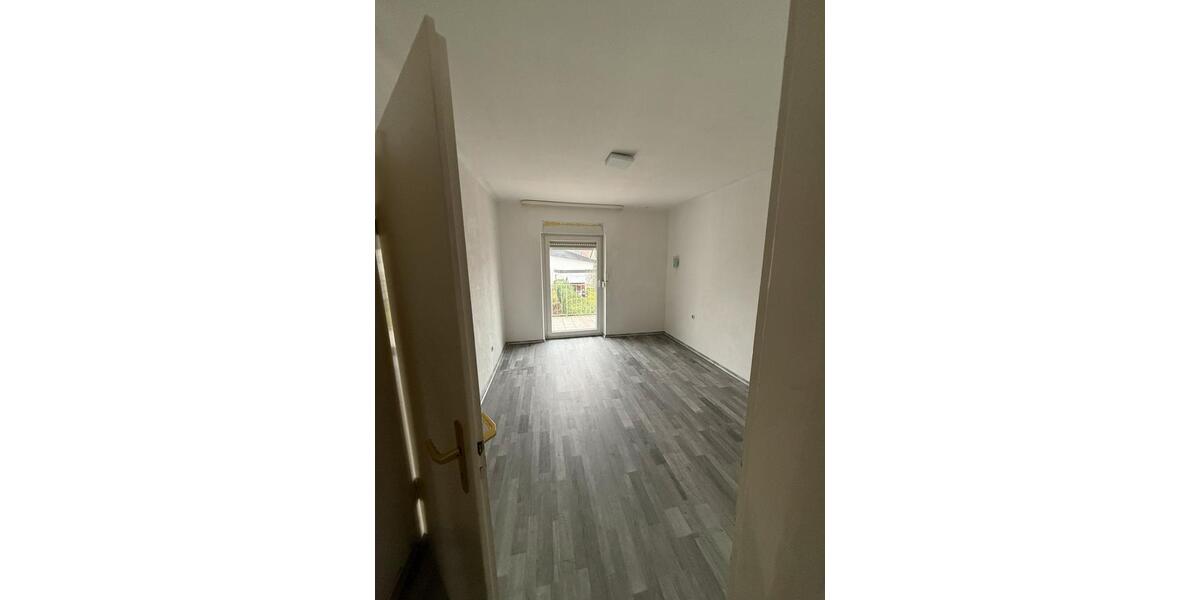 Mehrfamilienhaus, Wohnhaus Homburg - 4 Zimmer, 150 m&sup2;, 750&euro; | Angebot:24697344