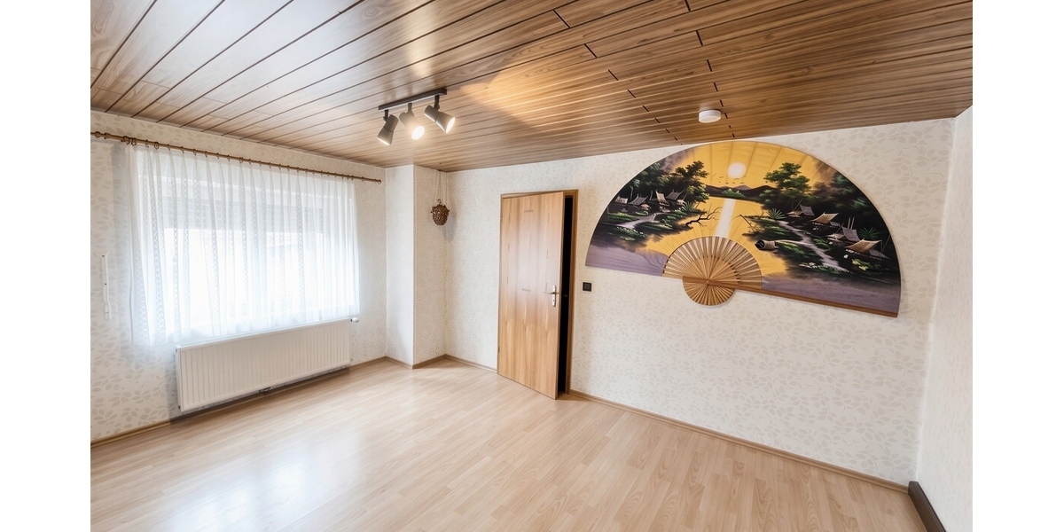 Reserviert-EFH mit Anbau, 2 Garagen & mehreren Stellplätzen – Renovierungsobjekt mit viel Potenzial für den schmalen Geldbeutel - Einfamilienhaus Gries | Angebot:27179286