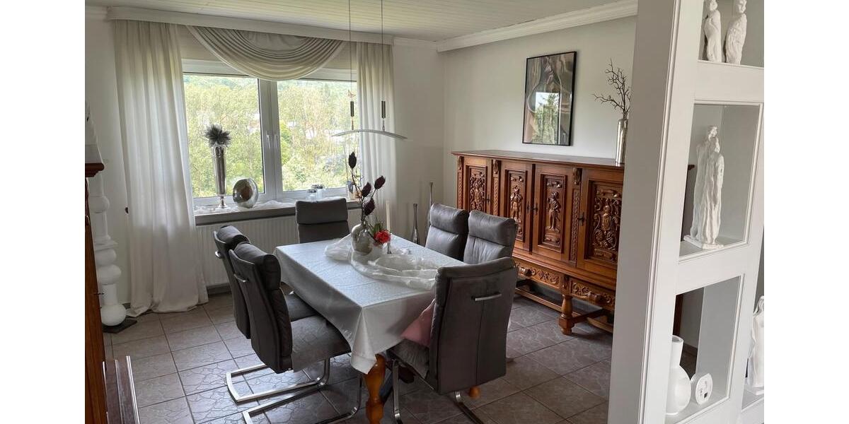 Reihenhaus Neunkirchen Heinitz - 8 Zimmer, 250 m&sup2;, 375.000&euro; | Angebot:23120743