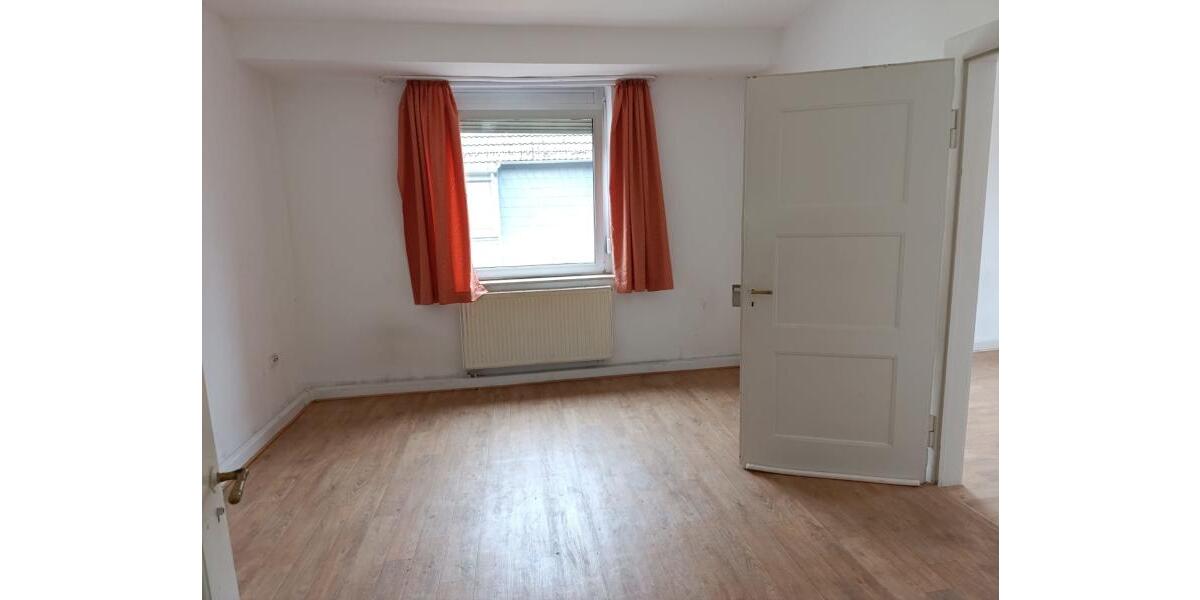 ObjNr:19750 - Helles 3- Familienhaus in Pirmasens - Mehrfamilienhaus, Wohnhaus Pirmasens Fehrbach | Angebot:23024940