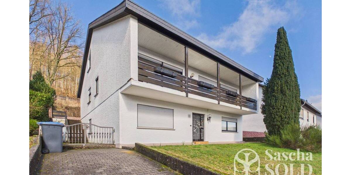 Großes Einfamilienhaus in begehrter Lage von Oberwürzbach, St. Ingbert mit Terrasse und Südbalkon - Einfamilienhaus Sankt Ingbert Oberwürzbach | Angebot:26161394