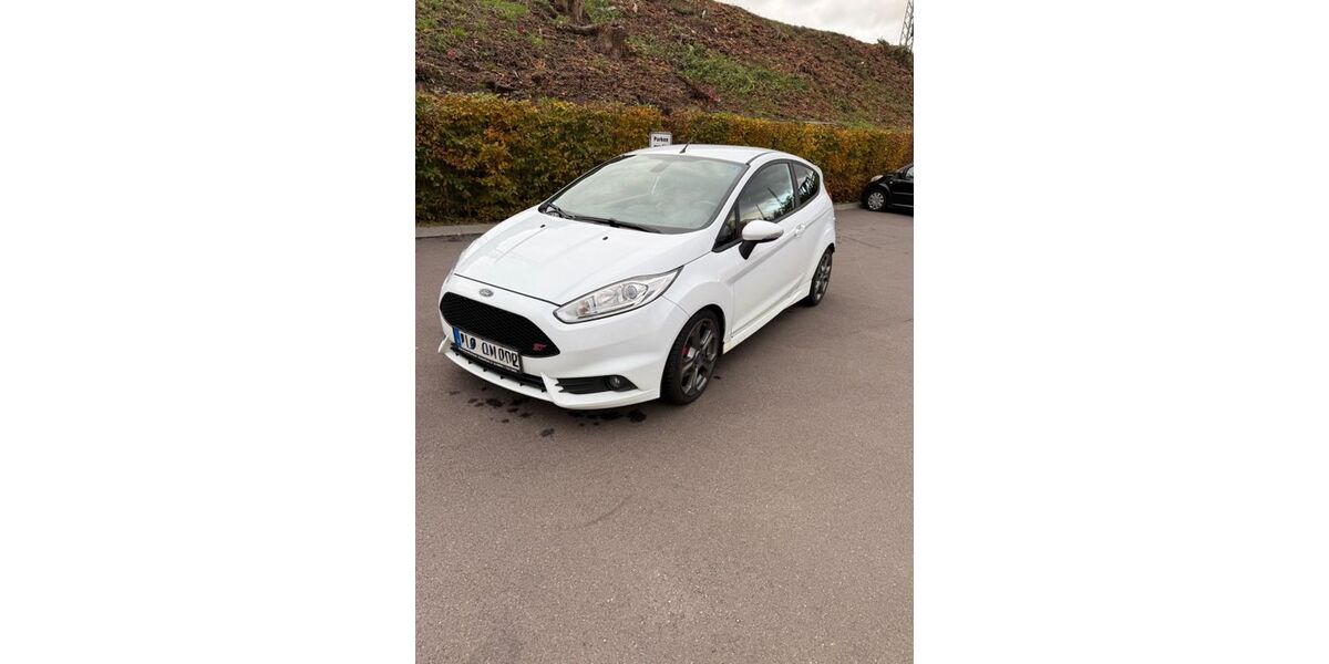 Ford Fiesta 124.500 km 9.000 &euro; Saarbrücken 66119