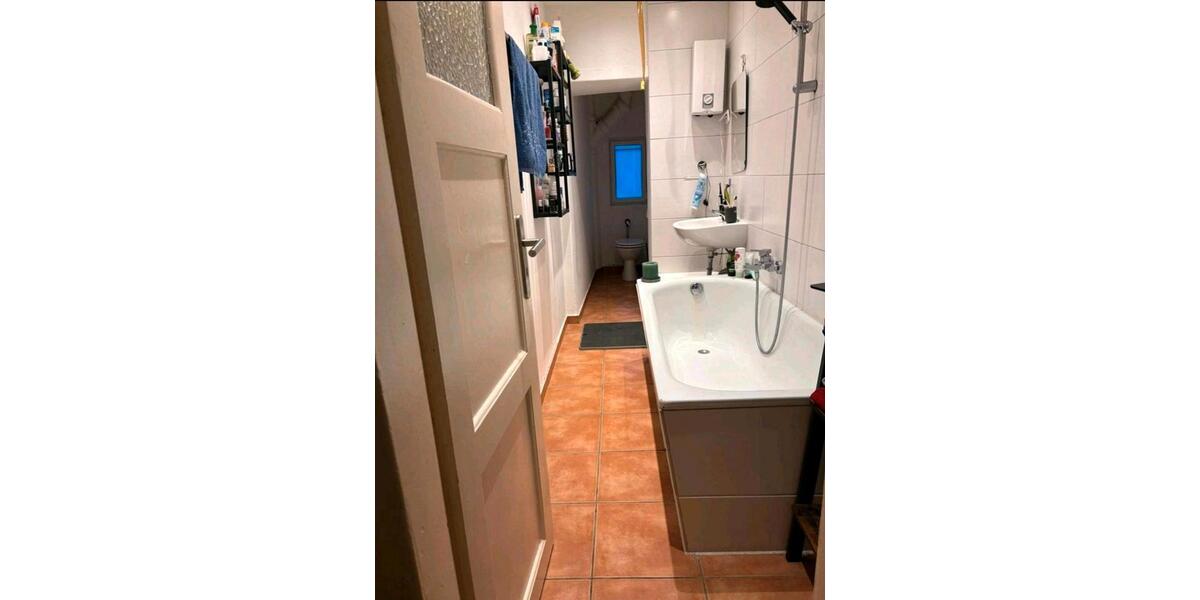 Etagenwohnung Saarbrücken - 1 Zimmer, 75 m&sup2;, 890&euro; | Angebot:26672376