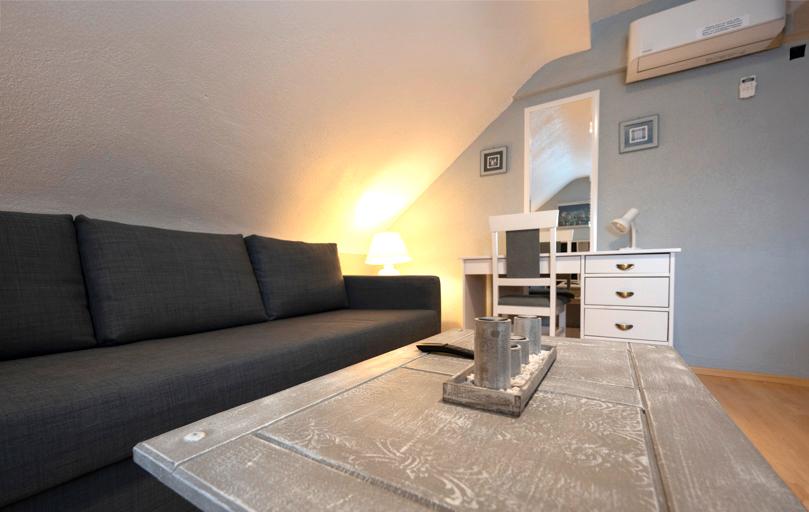 Dachgeschoßwohnung Steinwenden - 3 Zimmer, 70 m&sup2;, 1.150&euro; | Angebot:24845445