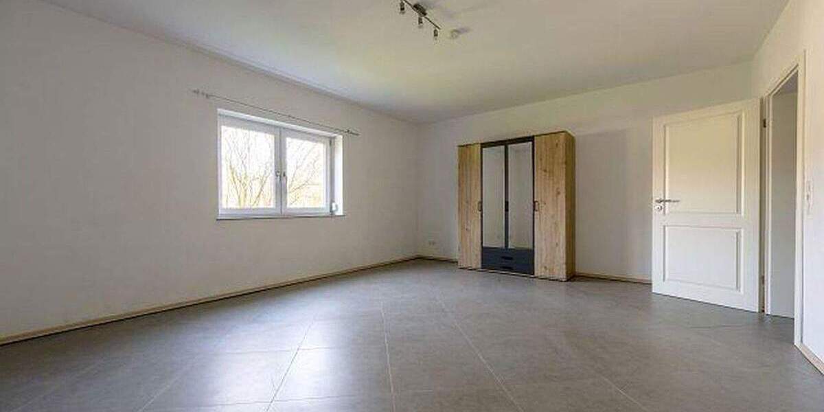 Einfamilienhaus Reichenbach-Steegen Reichenbach - 1 Zimmer, 255 m&sup2;, 2.100&euro; | Angebot:25760514