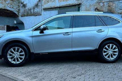 Subaru Outback 179.000 km 8.900 &euro; Saarbrücken 66117