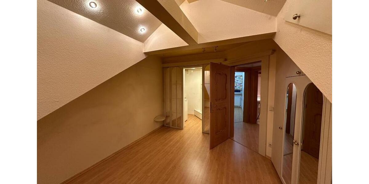 Dachgeschoßwohnung Pirmasens Niedersimten - 3 Zimmer, 102 m&sup2;, 750&euro; | Angebot:25148582