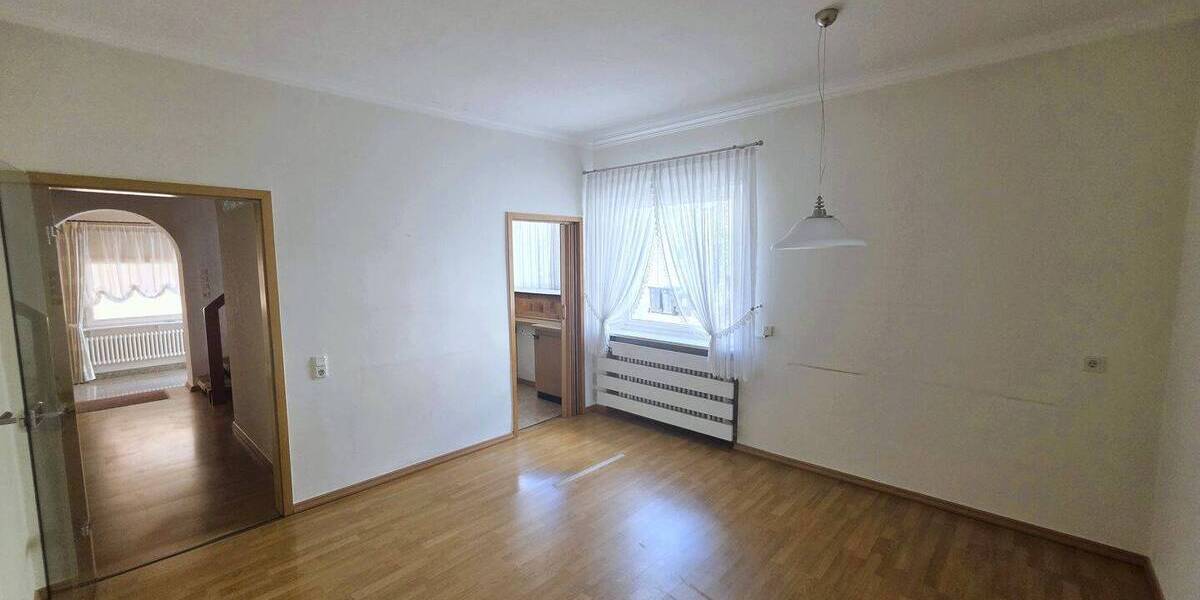 Mehrfamilienhaus, Wohnhaus Quierschied - 7 Zimmer, 170 m&sup2;, 225.000&euro; | Angebot:26804399