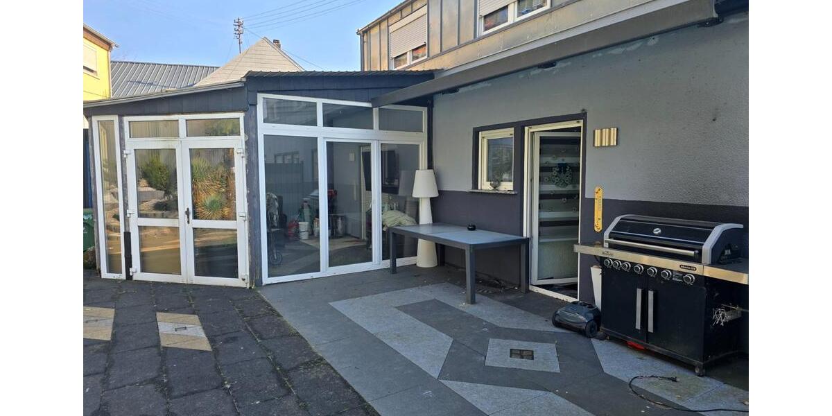 Etagenwohnung Saarbrücken Brebach-Fechingen - 8 Zimmer, 285 m&sup2;, 395.000&euro; | Angebot:26050619