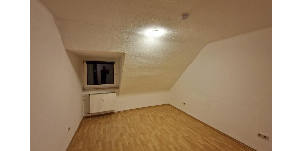 Dachgeschoßwohnung Zweibrücken - 2 Zimmer, 46 m&sup2;, 330&euro; | Angebot:25648996