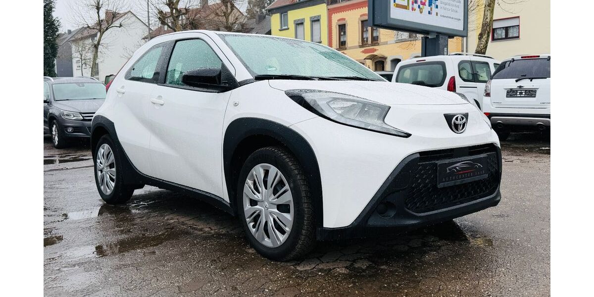 Toyota Aygo (X) 9.900 km 12.971 &euro; Saarbrücken 66115
