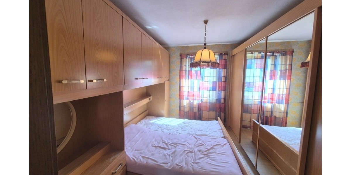 Vielseitiges Zweifamilienhaus mit Gewerbemöglichkeit, zahlreichen Stellplätzen u. idyllischem Garten - Zweifamilienhaus Friedelhausen Friedelhausen | Angebot:22137659