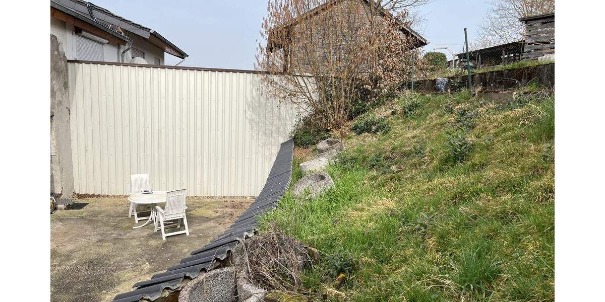 Doppelhaushälfte Schiffweiler - 5 Zimmer, 111 m&sup2;, 160.000&euro; | Angebot:25835461