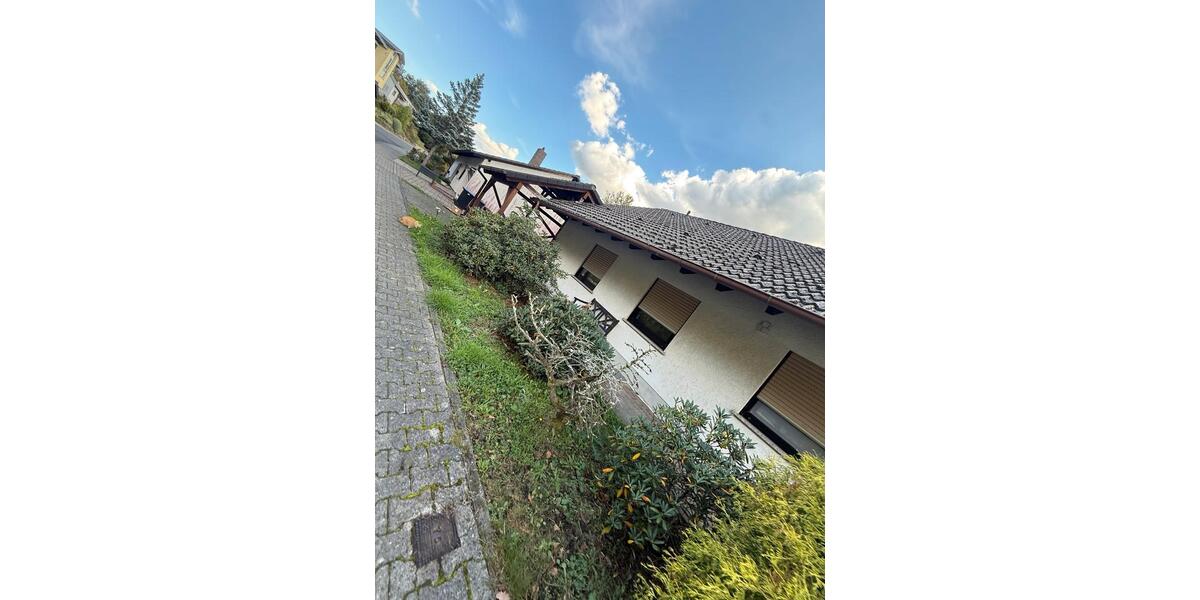 Einfamilienhaus Kusel - 10 Zimmer, 182 m&sup2;, 320.000&euro; | Angebot:26183932