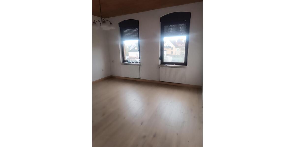 Etagenwohnung Neunkirchen - 4 Zimmer, 100 m&sup2;, 780&euro; | Angebot:25875523