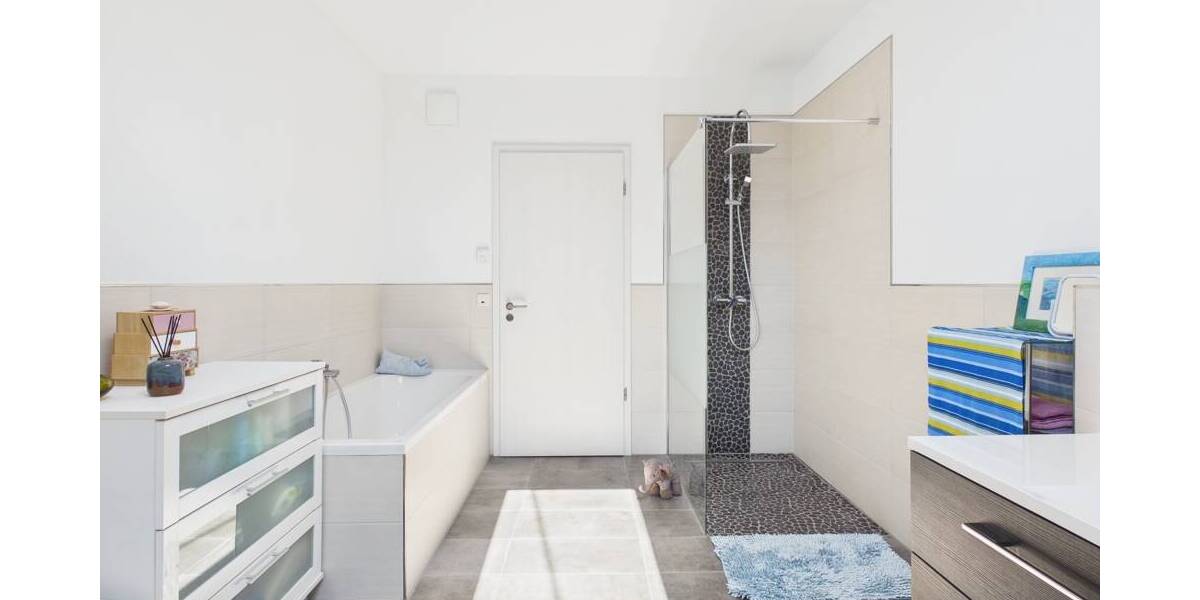 Mehrfamilienhaus, Wohnhaus Illingen / Hüttigweiler Hüttigweiler - 6 Zimmer, 181 m&sup2;, 580.000&euro; | Angebot:26500250