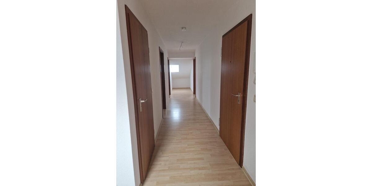 Dachgeschoßwohnung Saarbrücken Kieselhumes - 3.5 Zimmer, 115 m&sup2;, 995&euro; | Angebot:25973610