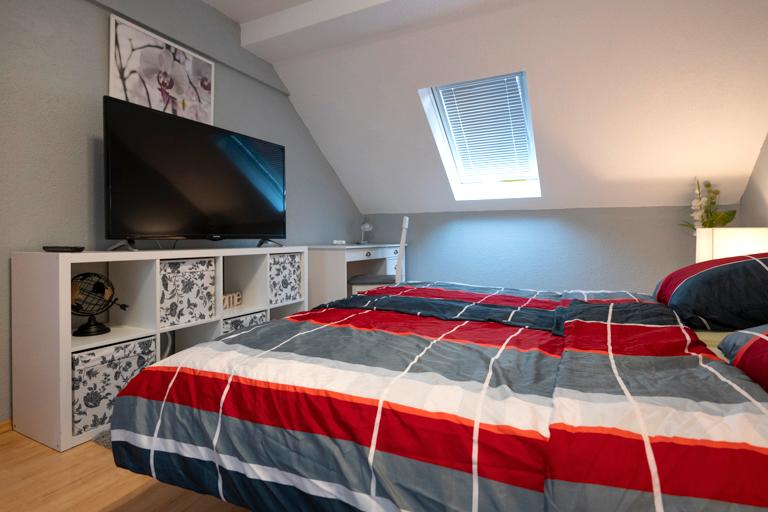 Dachgeschoßwohnung Steinwenden - 3 Zimmer, 70 m&sup2;, 1.150&euro; | Angebot:24845445