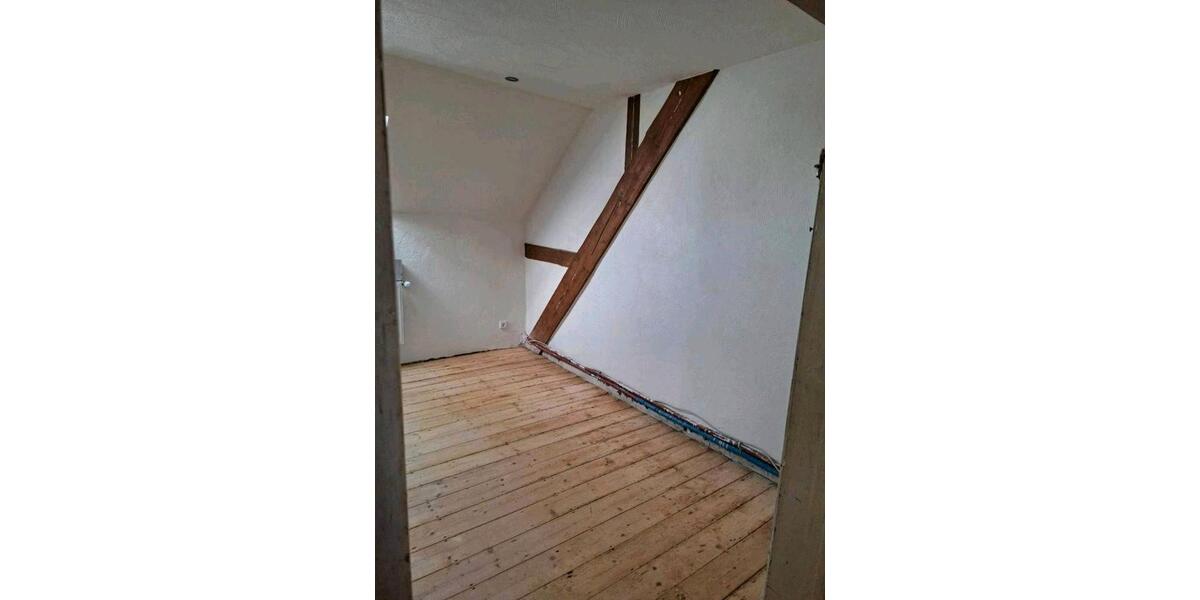 Etagenwohnung Sankt Wendel - 8 Zimmer, 180 m&sup2;, 750&euro; | Angebot:26441453