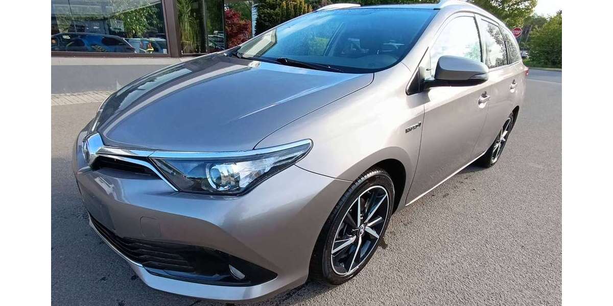 Toyota Auris 123.400 km 12.990 &euro; Homburg, Kreisstadt 66424
