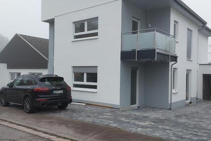 Haus Homburg - 8 Zimmer, 180 m&sup2;, 1.890&euro; | Angebot:26665565