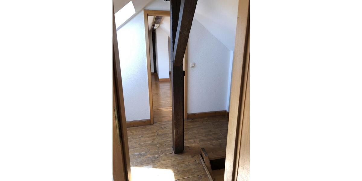 Dachgeschoßwohnung Saarbrücken - 3 Zimmer, 60 m&sup2;, 580&euro; | Angebot:26013066