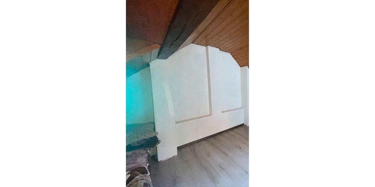 Dachgeschoßwohnung Zweibrücken - 5 Zimmer, 150 m&sup2;, 900&euro; | Angebot:26567141