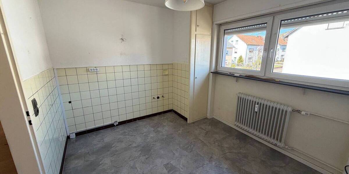 Etagenwohnung Saarbrücken Brebach-Fechingen - 3 Zimmer, 94 m&sup2;, 700&euro; | Angebot:26092634