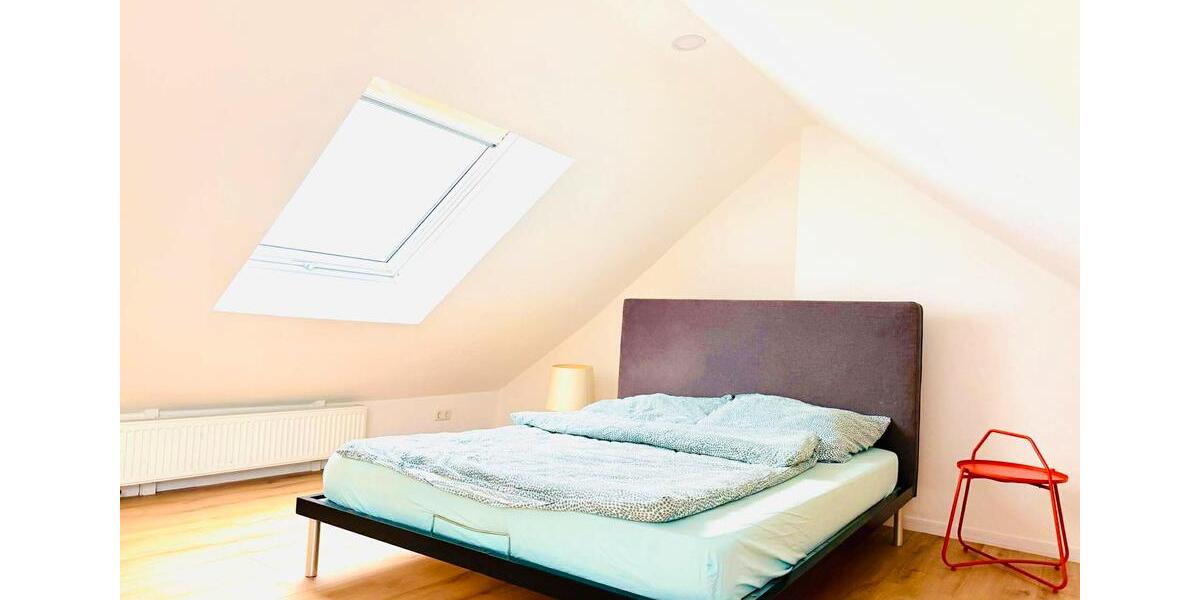 Dachgeschoßwohnung Saarbrücken - 2 Zimmer, 65 m&sup2;, 1.170&euro; | Angebot:26019980