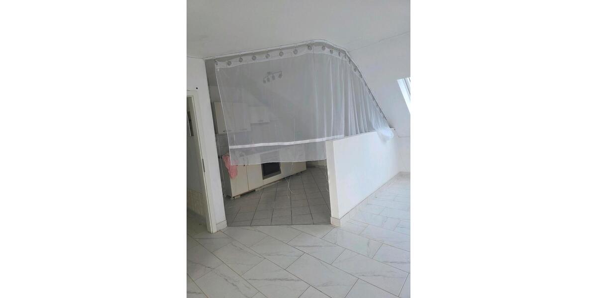 Dachgeschoßwohnung Saarbrücken Bübingen - 3 Zimmer, 90 m&sup2;, 1.000&euro; | Angebot:25907070