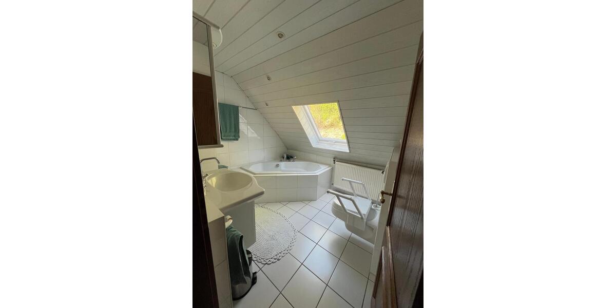 Einfamilienhaus Kirkel - 7 Zimmer, 150 m&sup2;, 320.000&euro; | Angebot:26122621