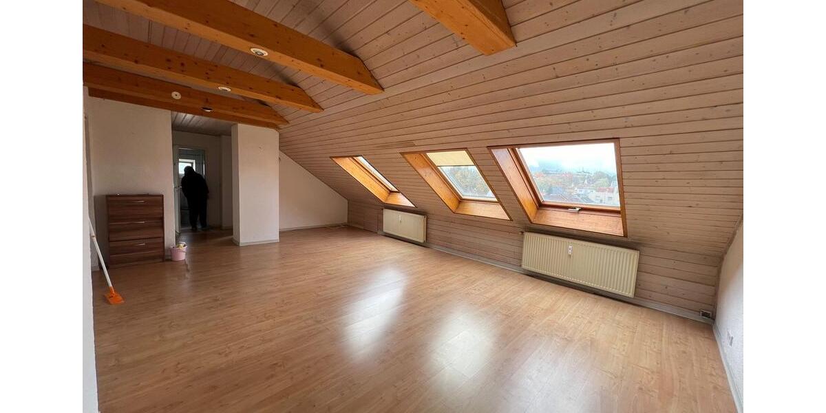 Dachgeschoßwohnung Pirmasens - 2 Zimmer, 60 m&sup2;, 123&euro; | Angebot:25905473