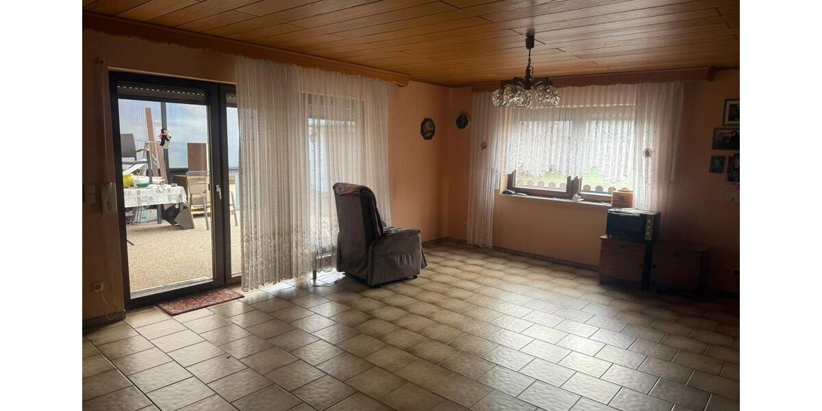 Doppelhaushälfte Kirkel - 10 Zimmer, 230 m&sup2;, 340.000&euro; | Angebot:24868755