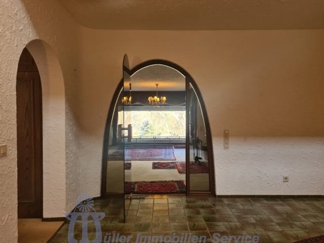 Schöne Landhaus-Villa in unverbaubarer Orts- und Waldrandlage von Homburg - Einfamilienhaus Homburg | Angebot:15024068